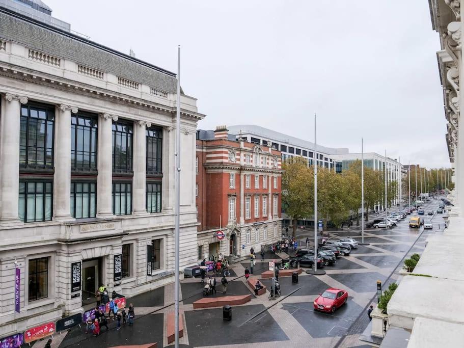 Exceptional In The Desirable Street * London